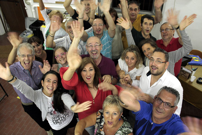 Foto di gruppo della Compagnia Gli Adulti